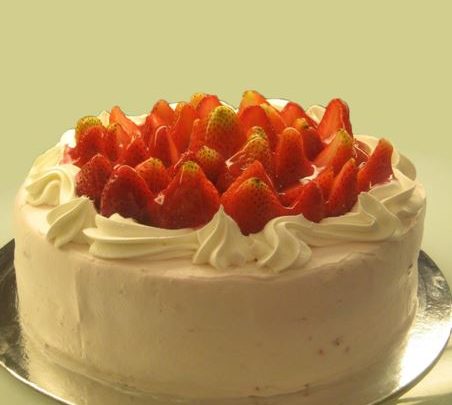 GiftstoIndia24x7 takes Celebrations a notch Higher with Designer cakes