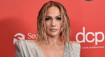 Jennifer Lopez surprises fans with new edgy short hairstyle at AMAs 2020
