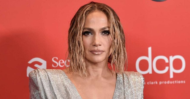 Jennifer Lopez shocks fans with new edgy short hair style at AMAs 2020