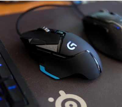 Razer Naga Trinity Corsair Nightsword RGB and Steelseries Sensei Ten considered the best three mouses for the LoLgame