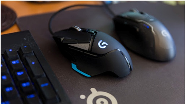 Razer Naga Trinity Corsair Nightsword RGB and Steelseries Sensei Ten considered the best three mouses for the LoLgame