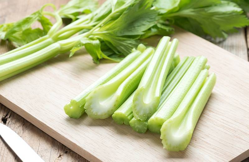 One Major Side Effect of Eating Celery Says Dietitian