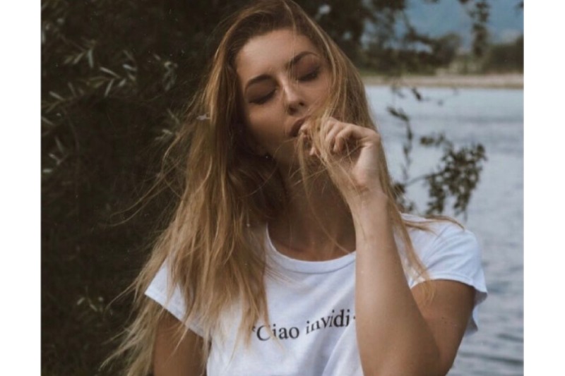 Meet Eva Menta increasing the temperatures on social media as a hot fashion model and social influencer