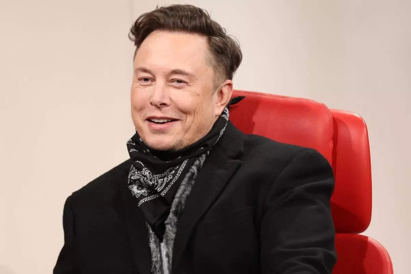 Elon Musk tops the list of 10 richest people in the world and becomes the first person to be worth 302 billion