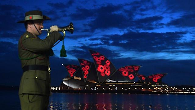 Australians mark Remembrance Day and 80th anniversary of War Memorial