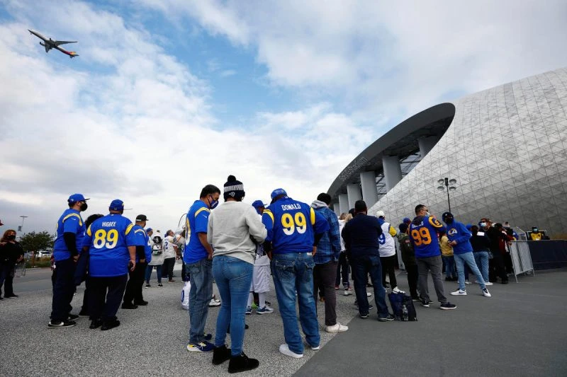 Super Bowl ticket costs decrease as brokers await Los Angeles Rams fans