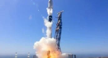 SpaceX launches a rocket with 53 satellites for the Starlink internet constellation from California