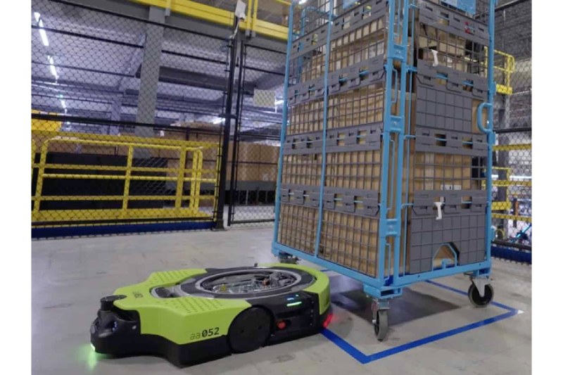 Amazon announces its first fully autonomous mobile warehouse robot called Proteus