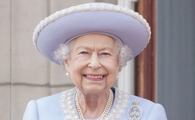 Queen Elizabeth II makes history and becomes the worlds second longest reigning monarch