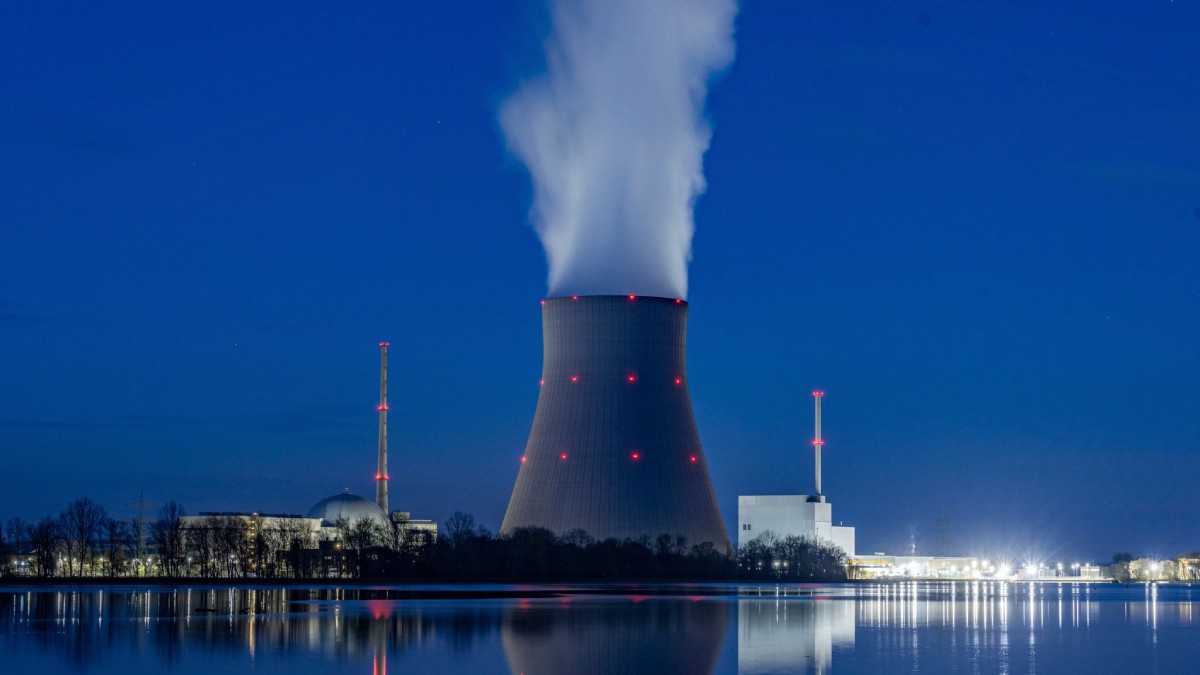 Germany Leads the Way in Renewable Energy with Closure of Nuclear Plants