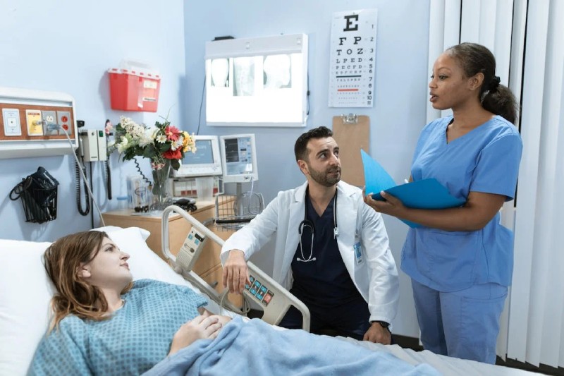 5 Reasons Why ICU Patients Need One on One Attention from Nurses