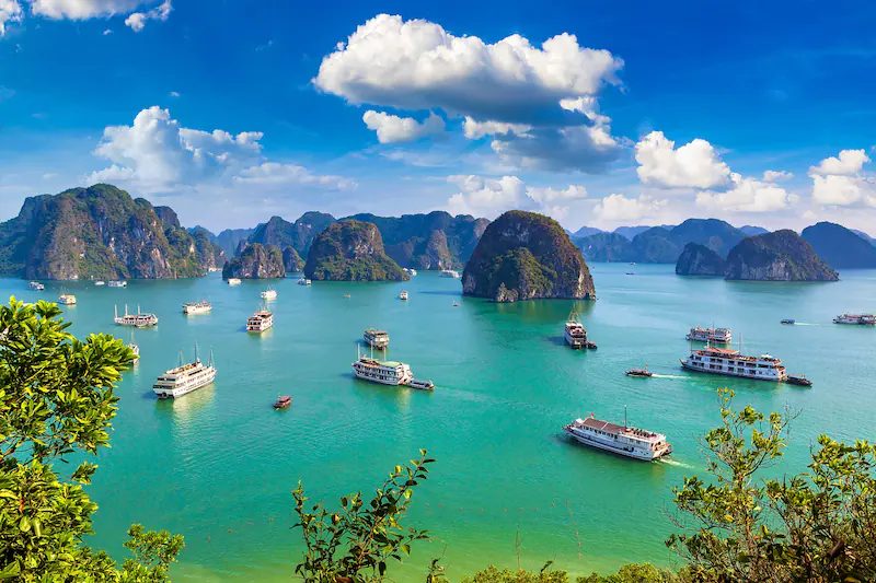 Interesting and Amazing Facts about Ha Long Bay, One of the World's Seven New Natural Wonders