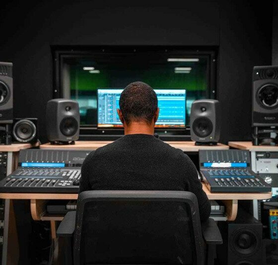 Pursue Your Passion by Choosing a Music College in the UK