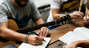 Etai Vardi Discusses The Science of Songwriting: How Creativity and Psychology Shape Music