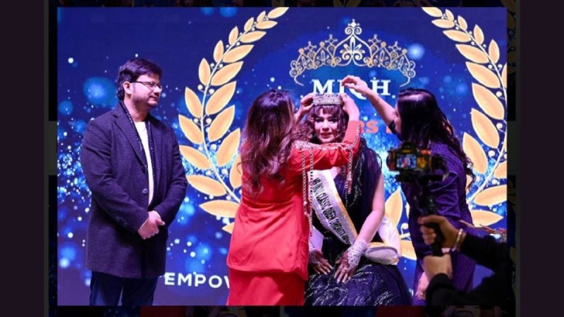 Heeru Thawani crowned as Mrs India Classic Queen of Hearts Runners Up
