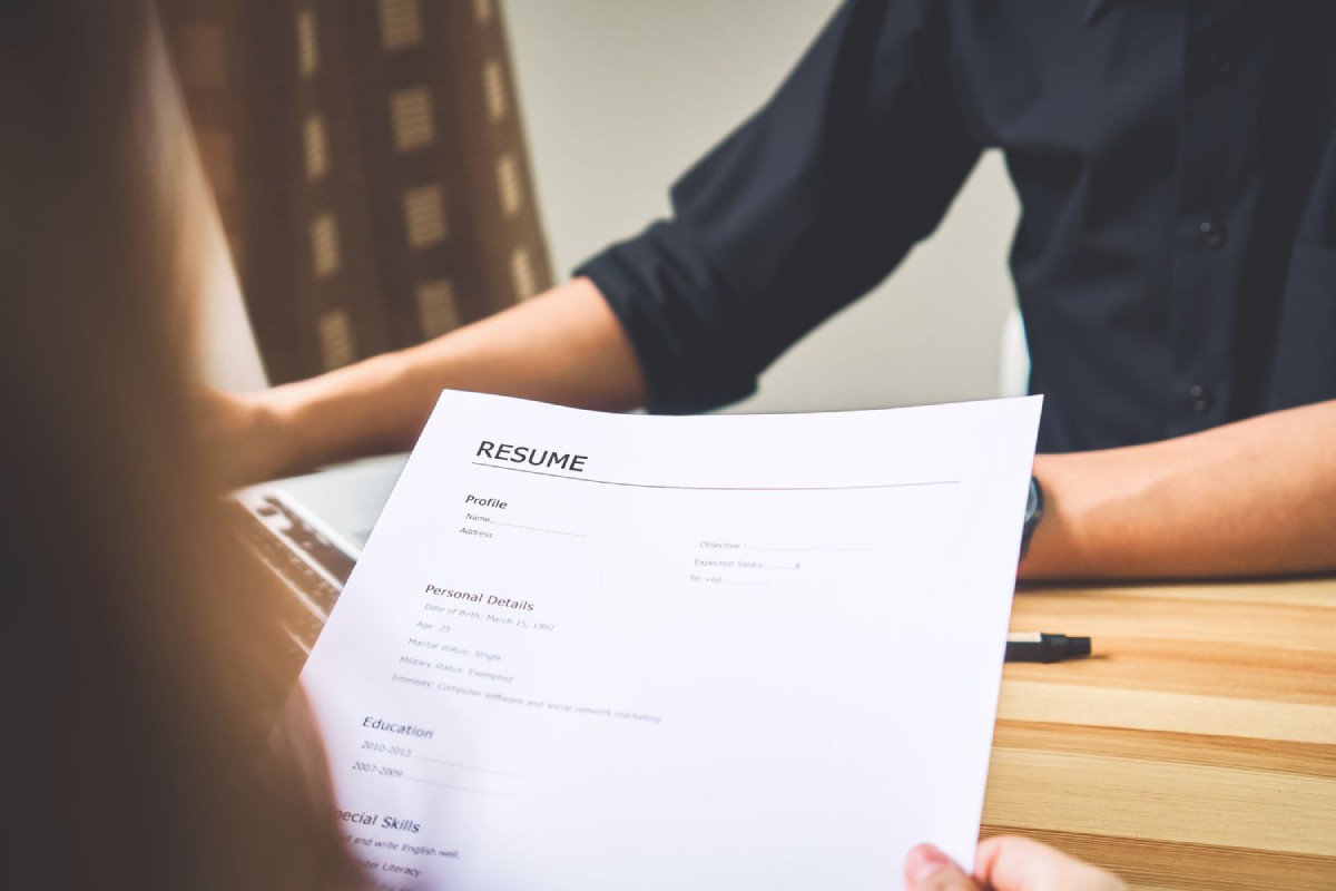 7 Financial Skills That Employers See in a Resume