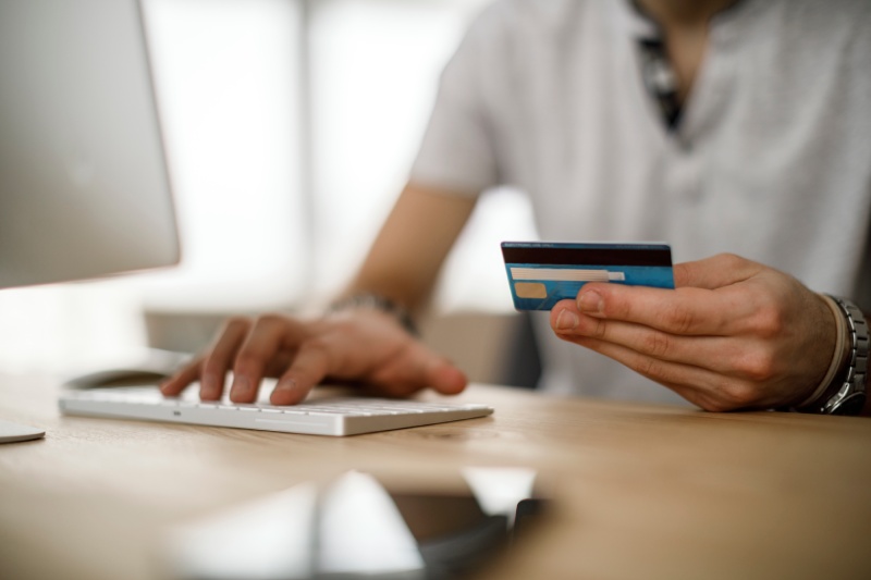 Benefits of Using Credit Cards When to Use Them for Large Purchases