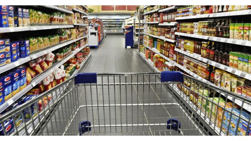 Don't Make These 5 Mistakes While Grocery Shopping to Protect Your Health and Save Money