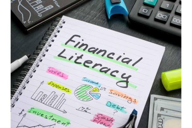How Gen Z Learns Financial Literacy from Social Media Influencers