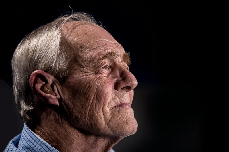 How To Pick the Best Hearing Aid For Seniors– Tips For 2024