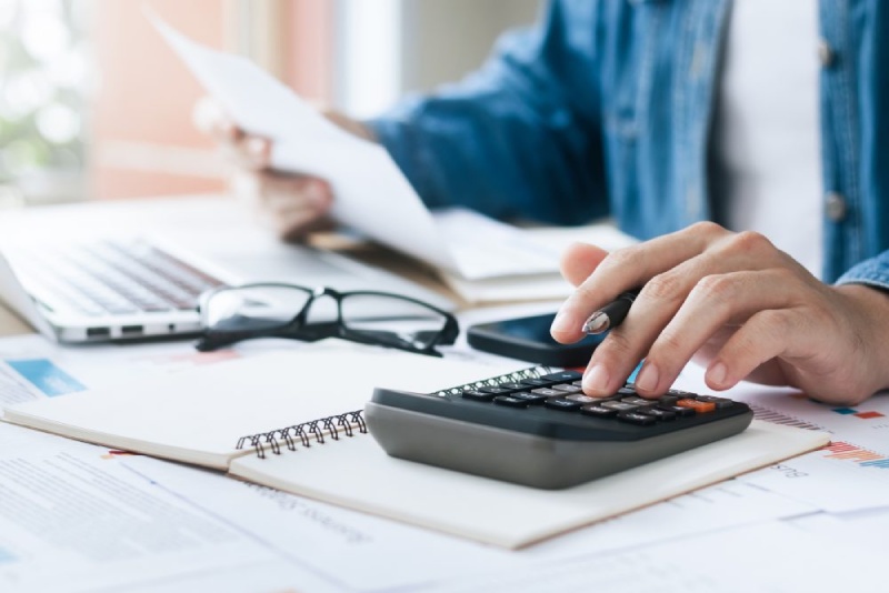 How a Certified Public Accountant (CPA) Can Help You Survive Tax Season and Maximize Refund