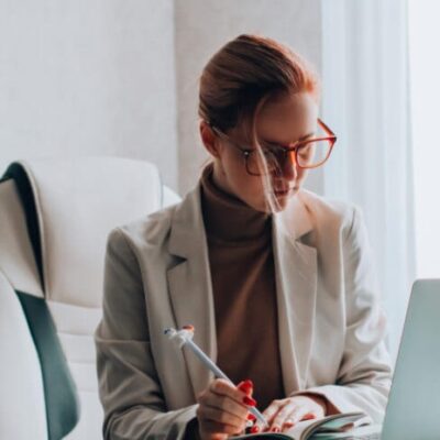 Quick Guide for Female Investors to Become Successful