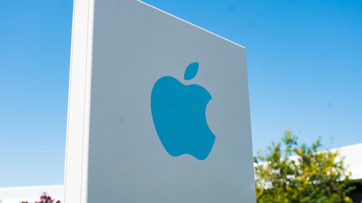 Apple is working on chips that will enable data centers to use artificial intelligence software