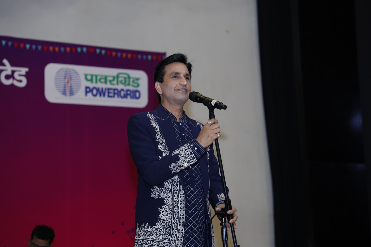 Celebrating Hindi with words and vision Dr Kumar Vishwas recites poetry for Power Grid Corporation of India Limited in New Delhi
