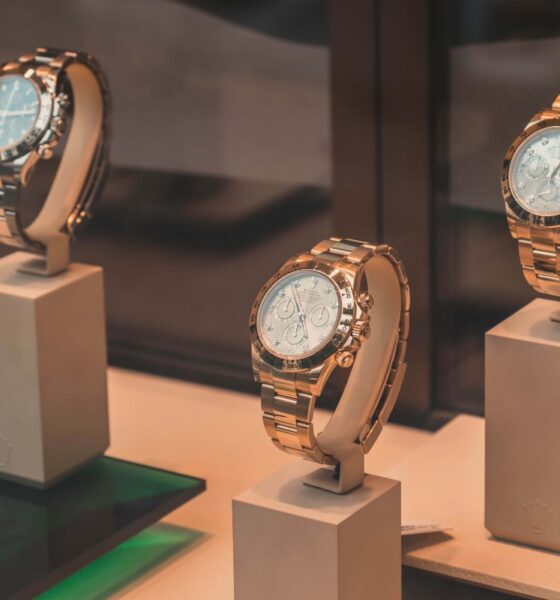 Why Luxury Watch Buyers in NYC Are the Best Option to Sell Diamonds Fast