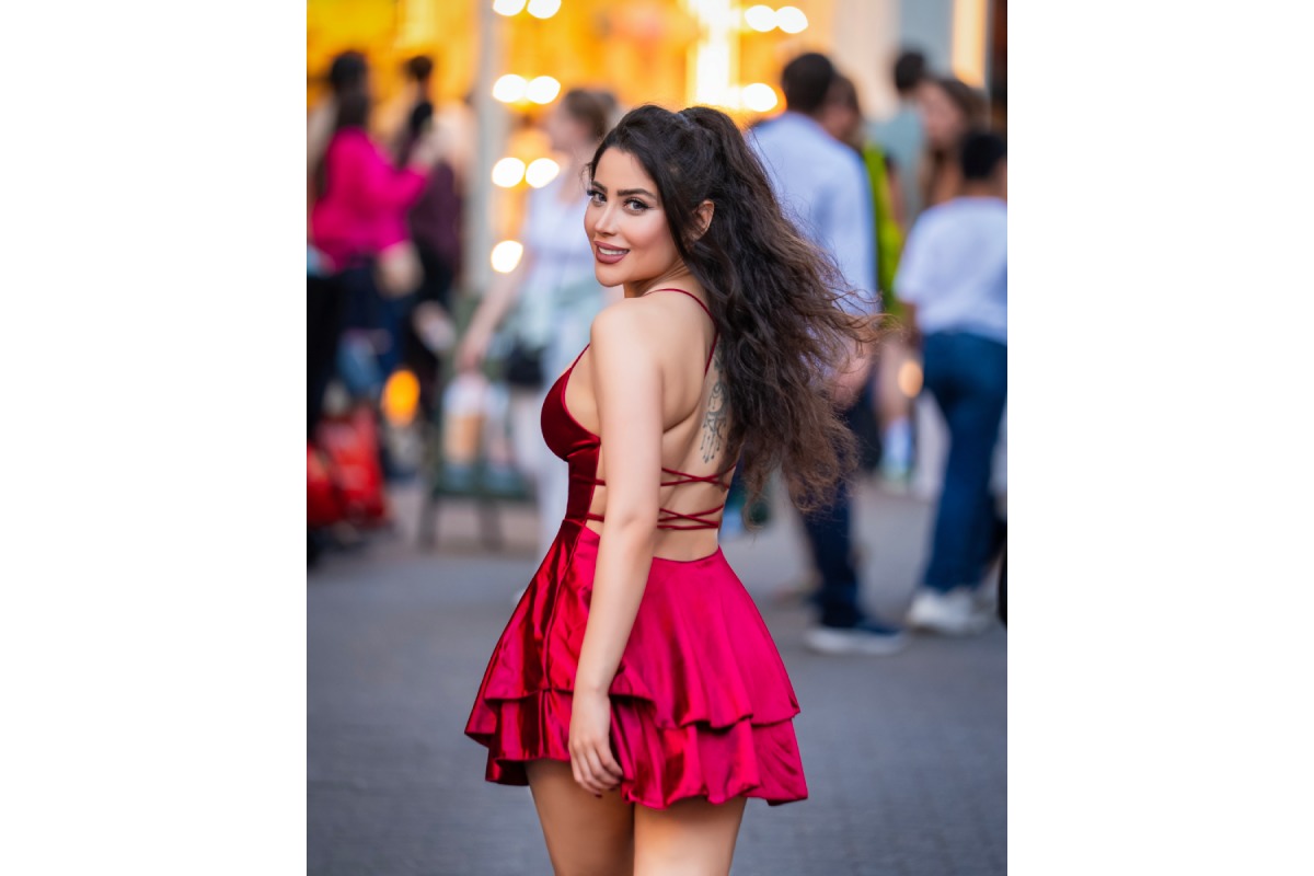Nazanin Hamedani – Iranian Artist, Influencer, Dancer & Music Creator Inspiring a New Generation