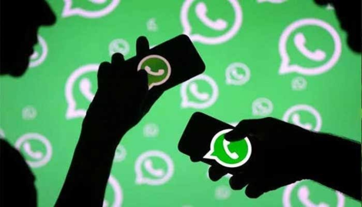 WhatsApp Adds Animated Wallpapers to New iPhone Chat Themes