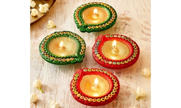 7 Ways to Pair Diyas with Scented Candles for Different Diwali Moods