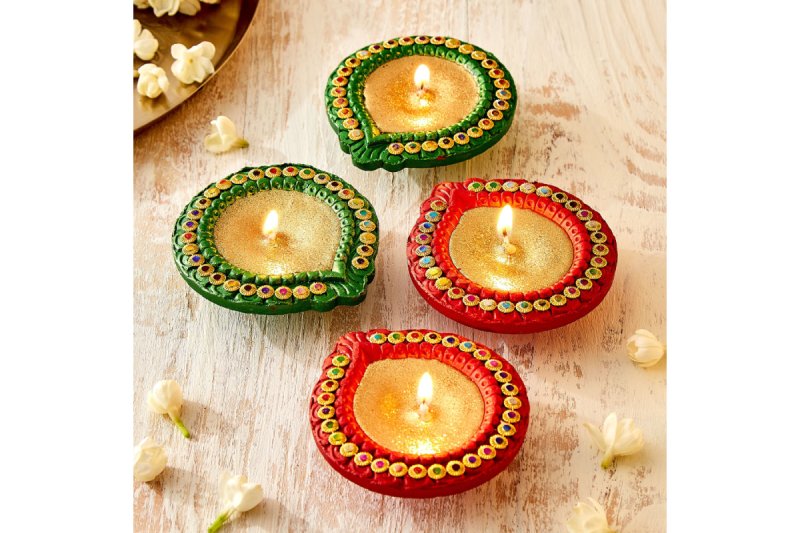 7 Ways to Pair Diyas with Scented Candles for Different Diwali Moods